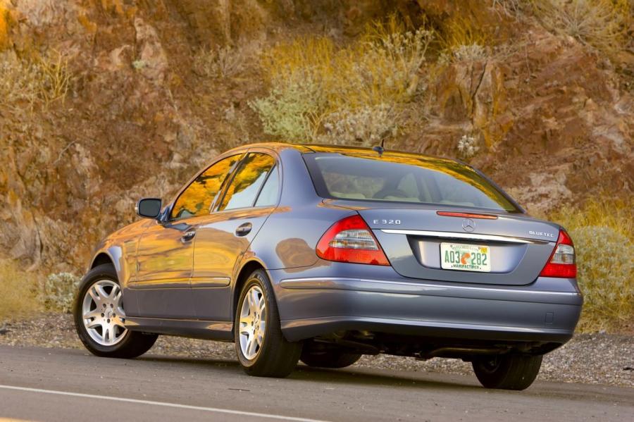  Mercedes-Benz E320 BlueTEC 2007 года  (фото 45 из 76)